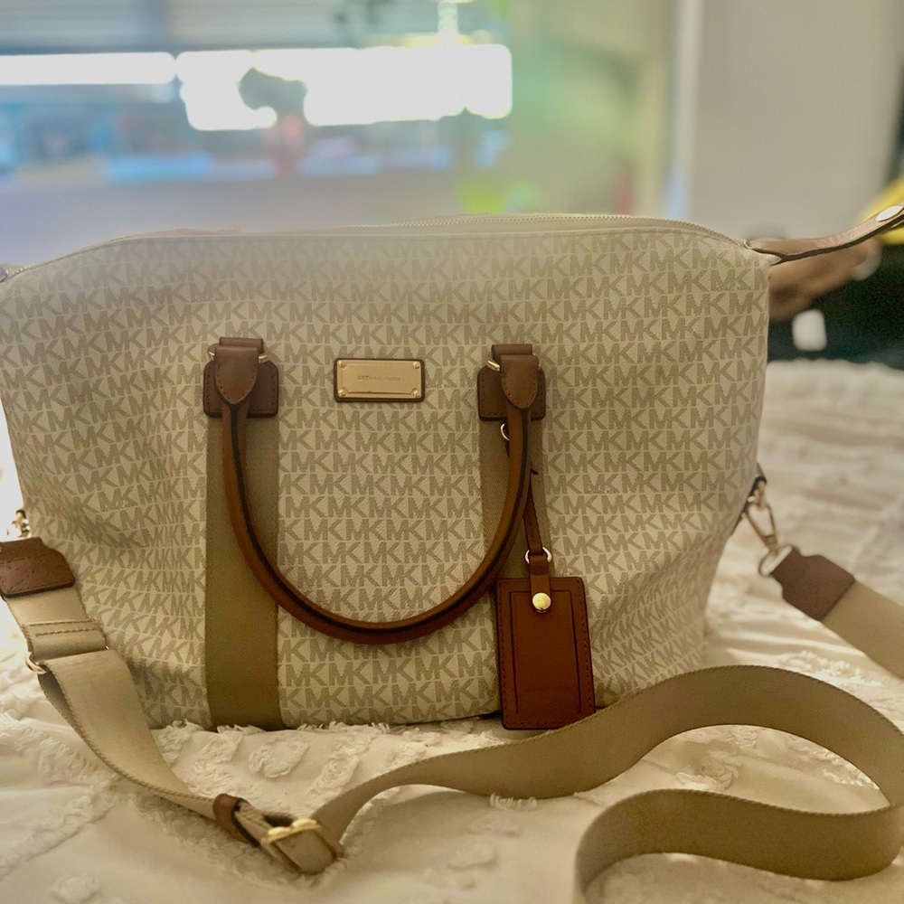 Michael Kors Weekender duffle bag in Vanilla/acorn
